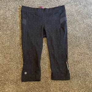 Athleta Black and Gray Pattern Leggings Sz Medium